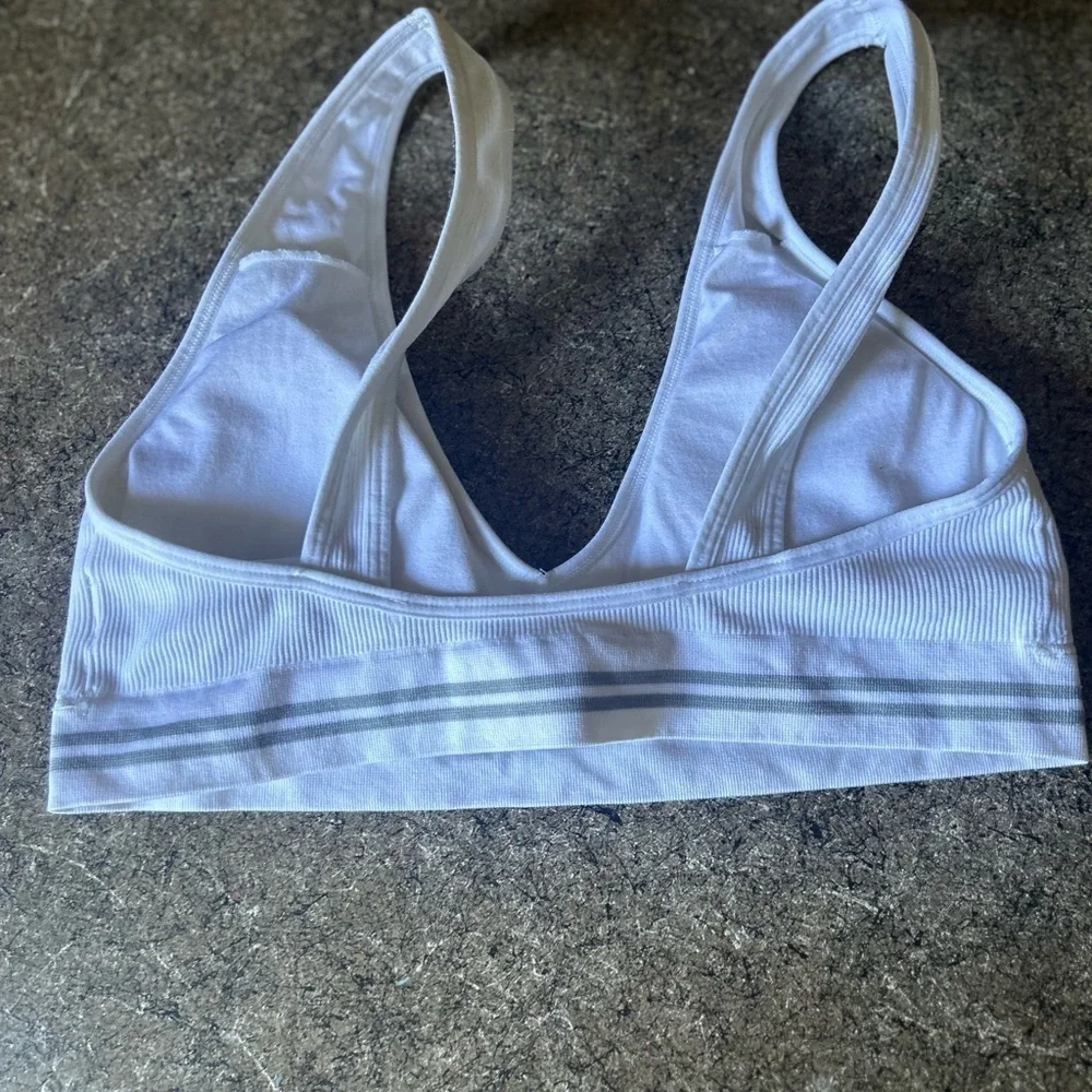 Gilly Hicks White Ribbed Bralette Medium Removable Pads